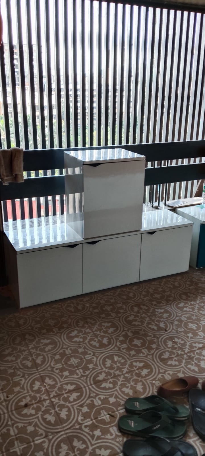 Balcony Weatherproof High-Gloss Storage Bench & Louver Wall