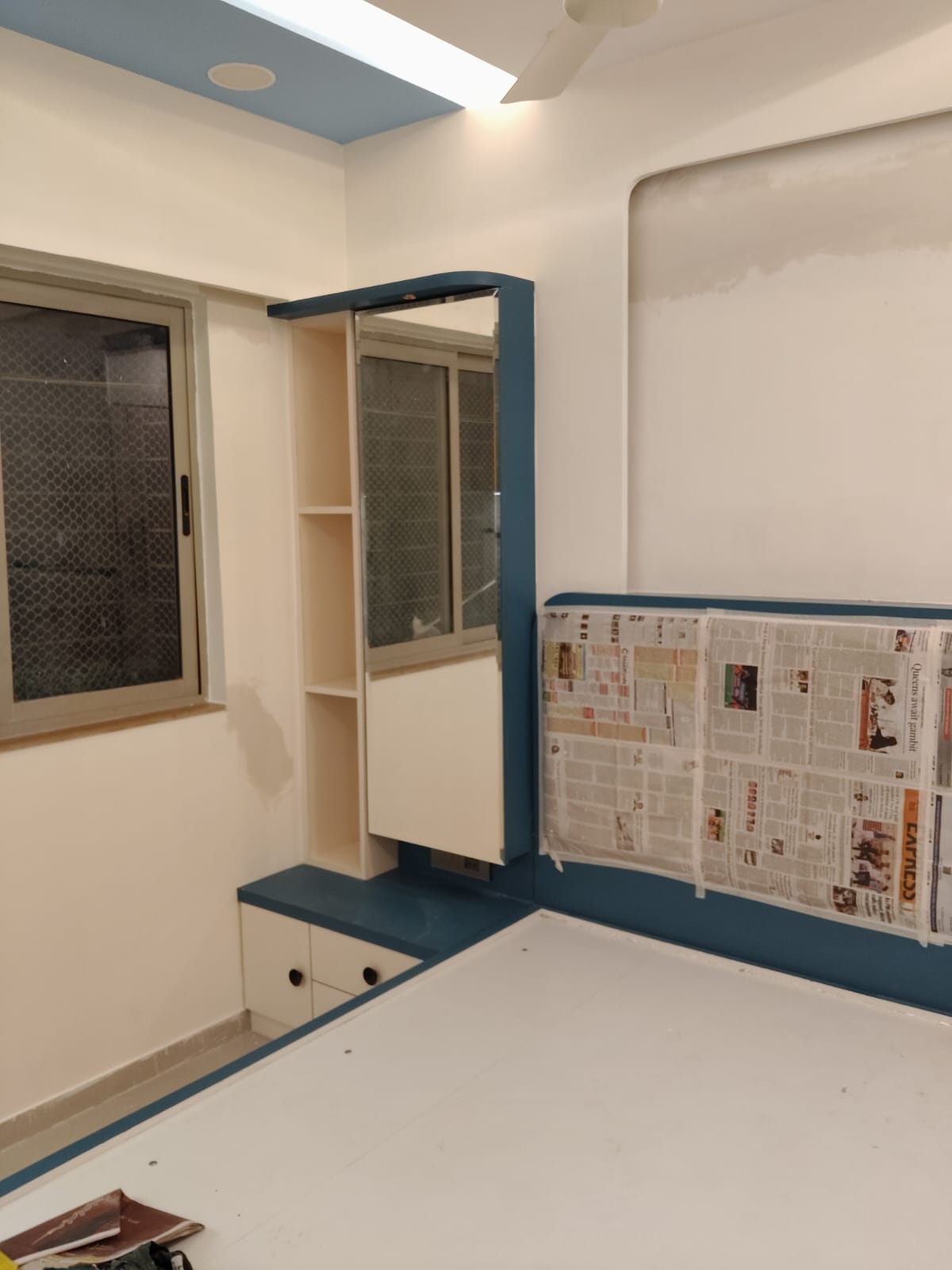 Modern 4-Door Wardrobe with Top Lofts & Sleek Aluminum Profiles